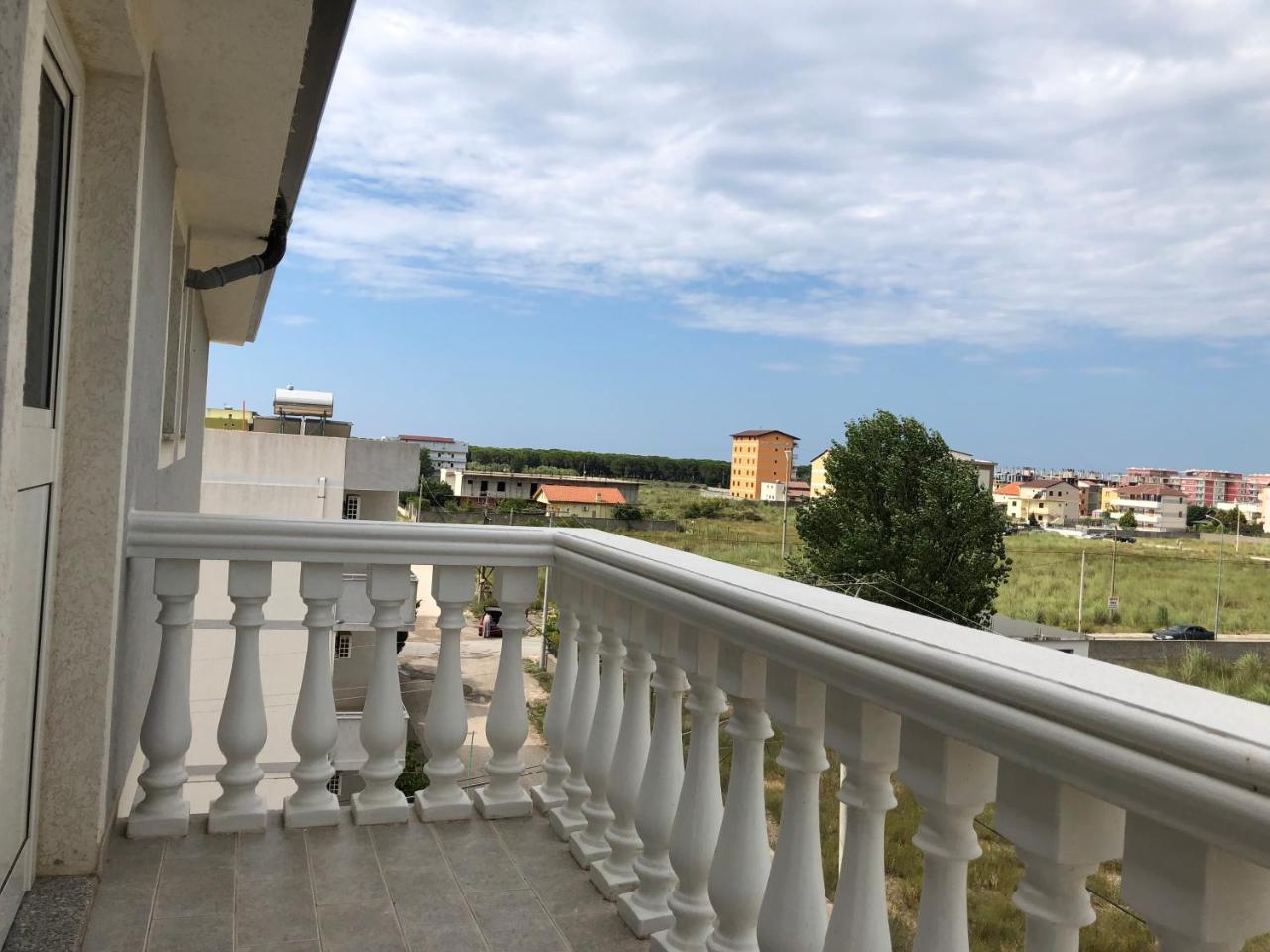 Doci Seven Hotel Velipoje Bagian luar foto