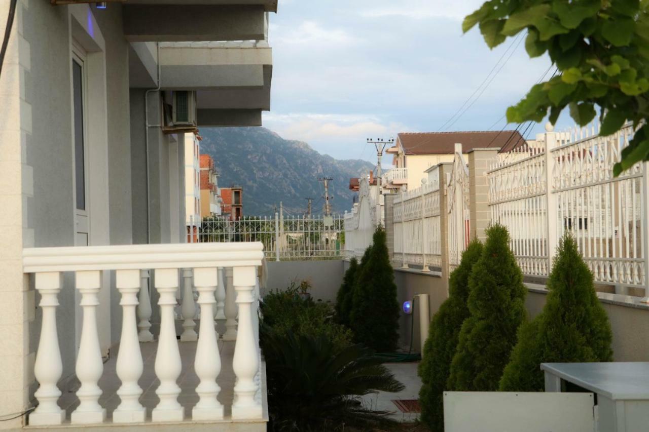 Doci Seven Hotel Velipoje Bagian luar foto